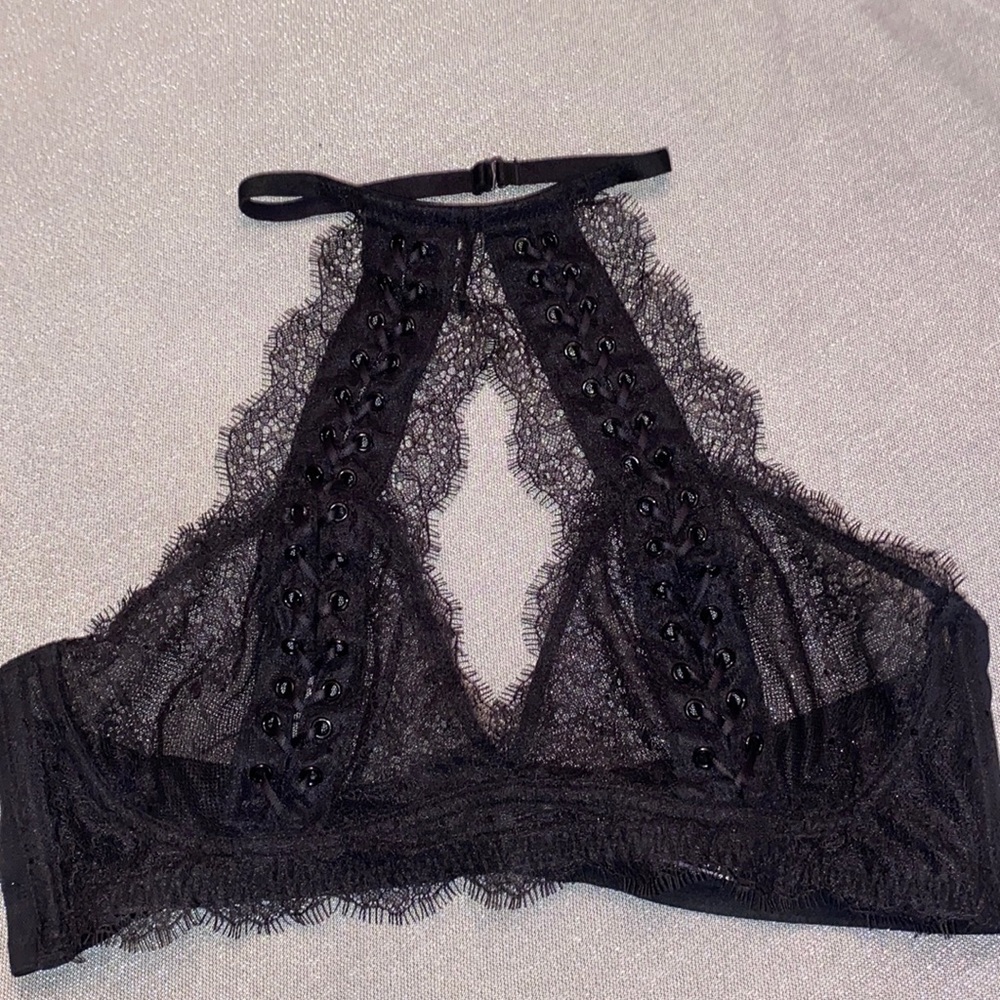 Victoria’s Secret Very Sexy Halter Bralette Size L/G